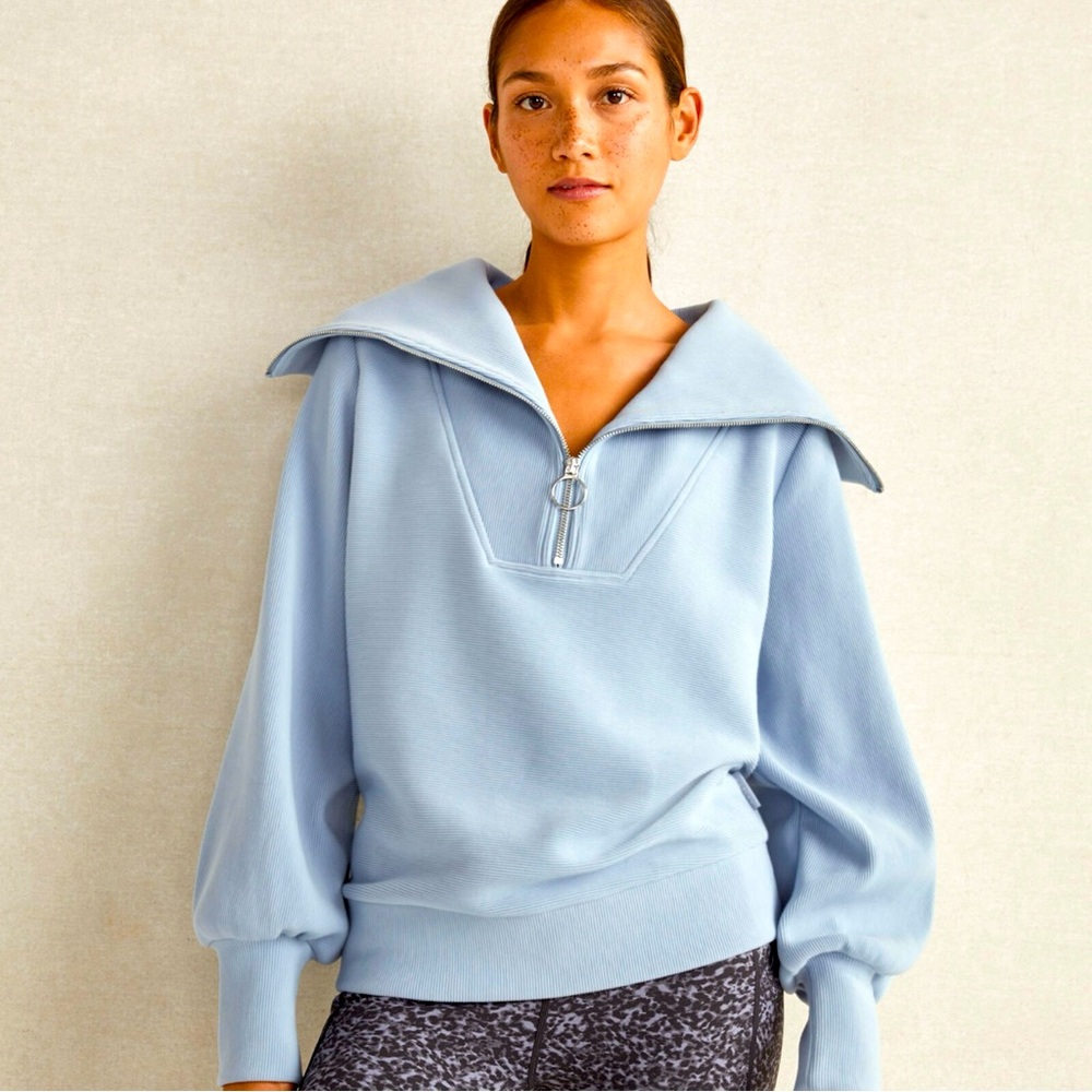 Sold! NWT varley vine dusty blue